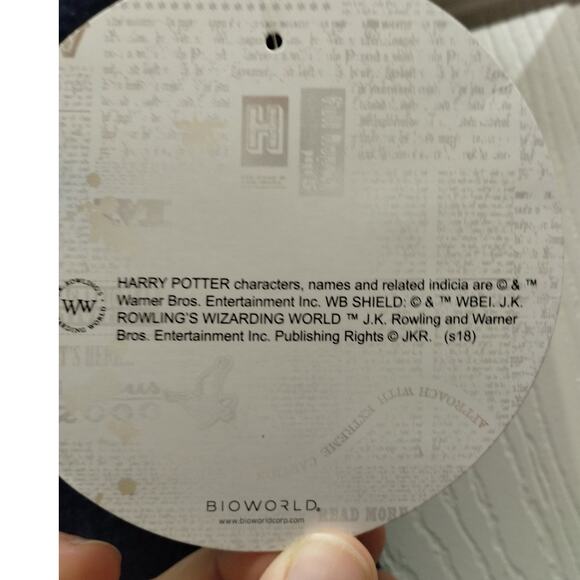 Harry Potter NWT Juniors Size Large Hogwarts Quidditch Blue Graphic T-Shirts - Picture 6 of 6